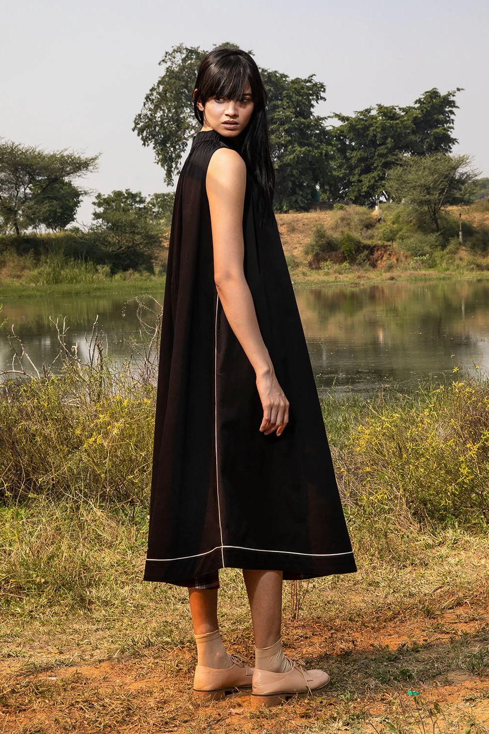 Scrowbridge Black Chemise Midi Dress