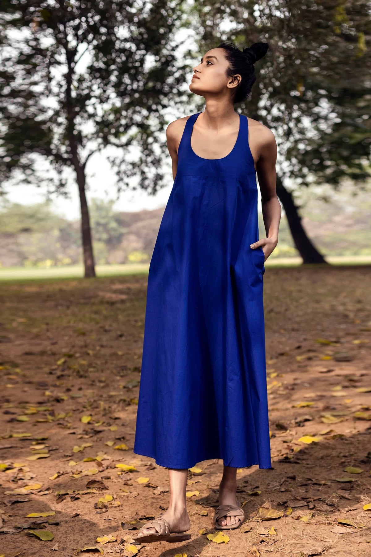 Ocean Tide Sleeveless Midi Dress in Electric Blue