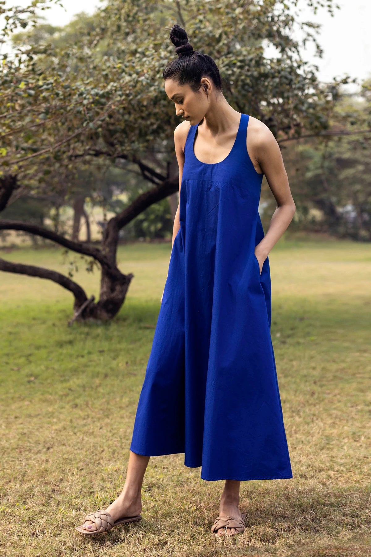 Ocean Tide Sleeveless Midi Dress in Electric Blue